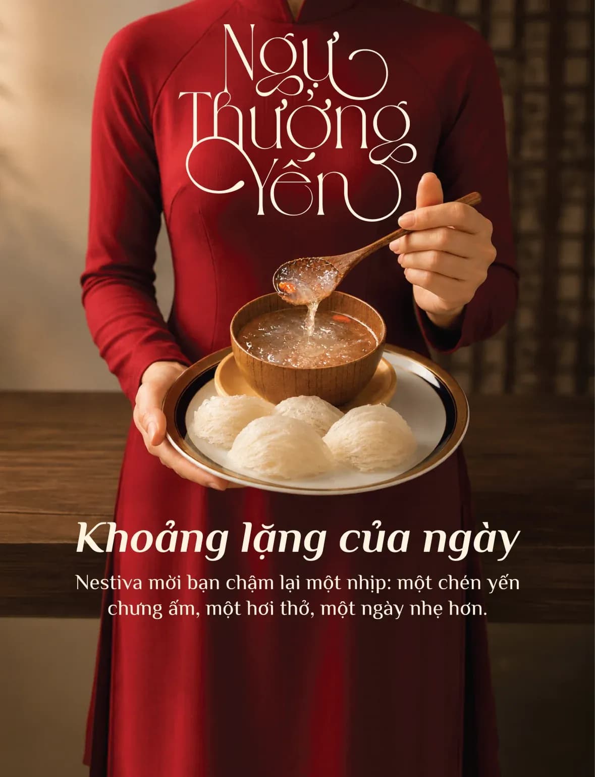 Khoảng lặng của ngày — Nestiva mời bạn chậm lại một nhịp: một chén yến chưng ấm, một hơi thở, một ngày nhẹ hơn.